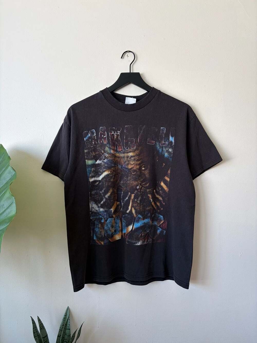 Vintage Tupac rap tee Makaveli Thug Life T-Shirt Size L Black faded boxy
